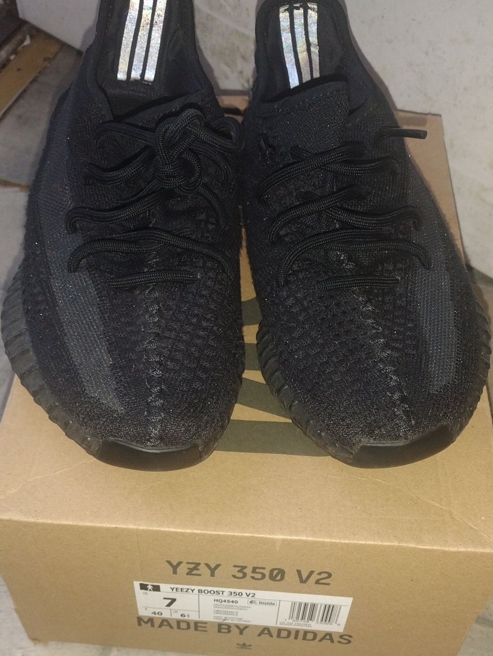 Yeezy 350 V2 size 7 *Used